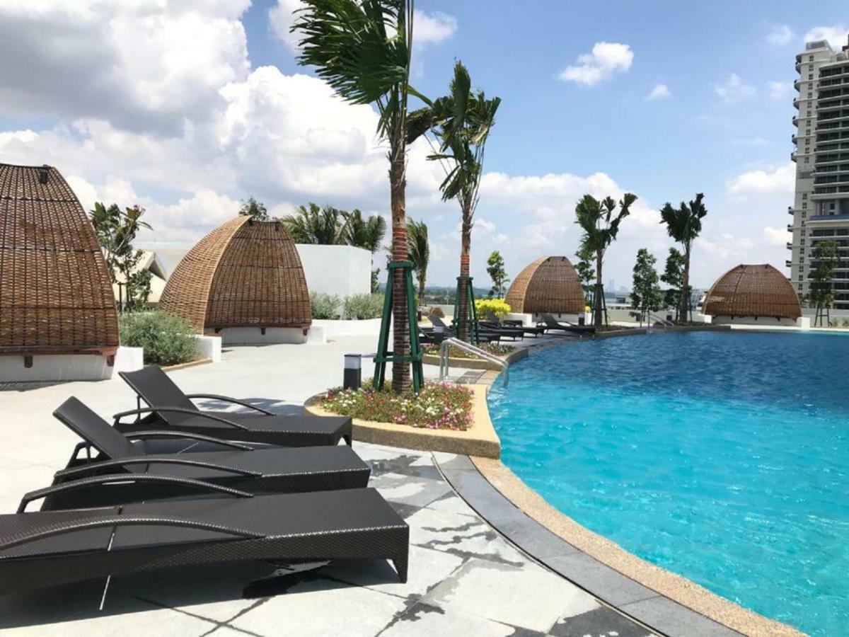 Almas Suites Puteri Harbour Nusajaya  Dış mekan fotoğraf