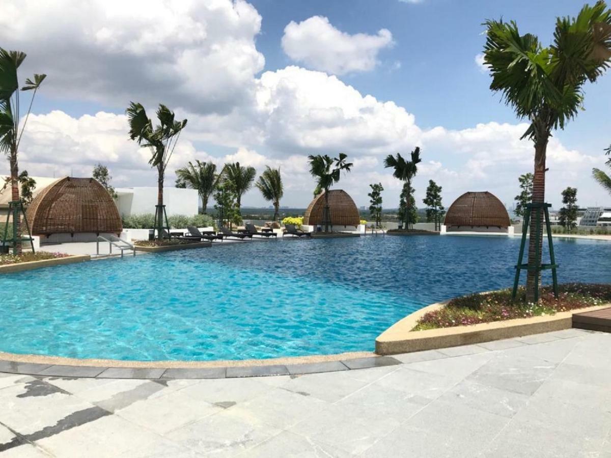 Almas Suites Puteri Harbour Nusajaya  Dış mekan fotoğraf